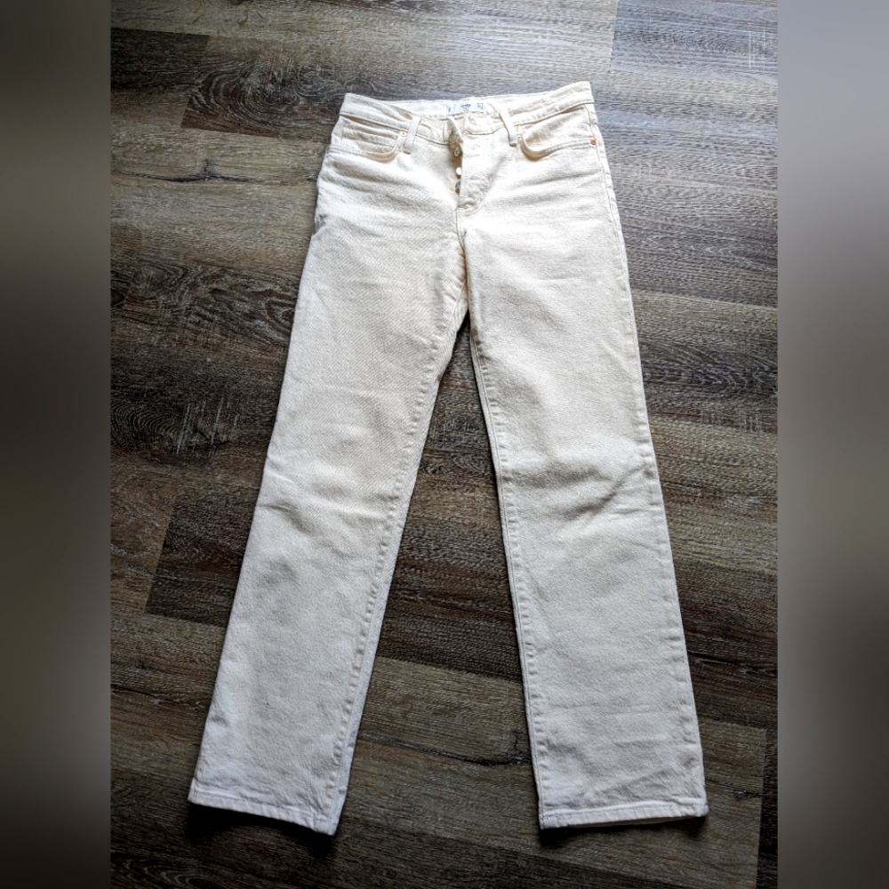 MANGO Cream straight leg jeans/ size 6
